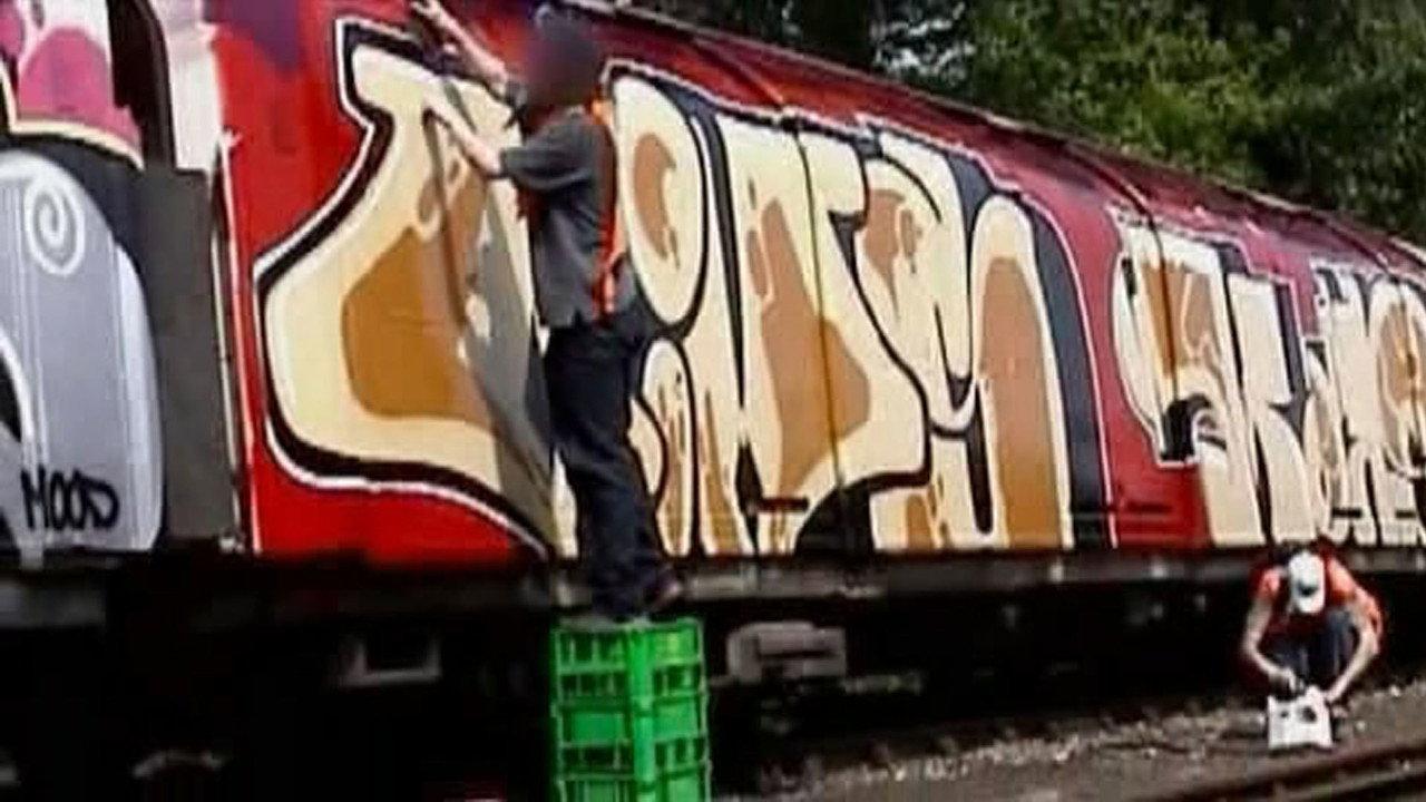 Dirty Handz 3: Search And Destroy backdrop