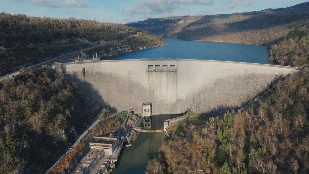 Barrage de Vouglans : un géant sous haute surveillance backdrop