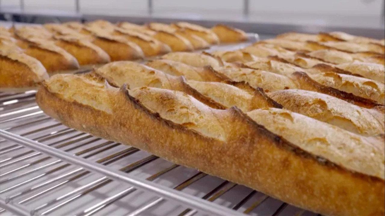 Du pain coûte que croûte backdrop