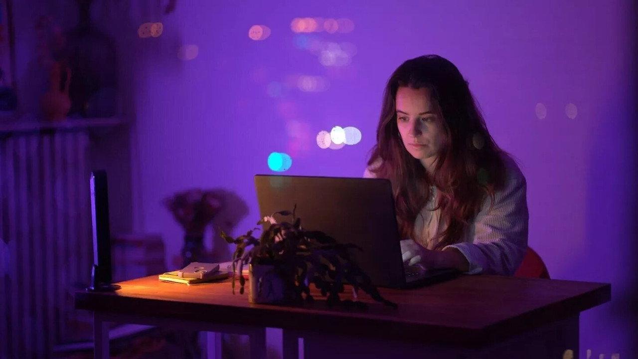 Balance tes réseaux : enquête sur le sexisme backdrop