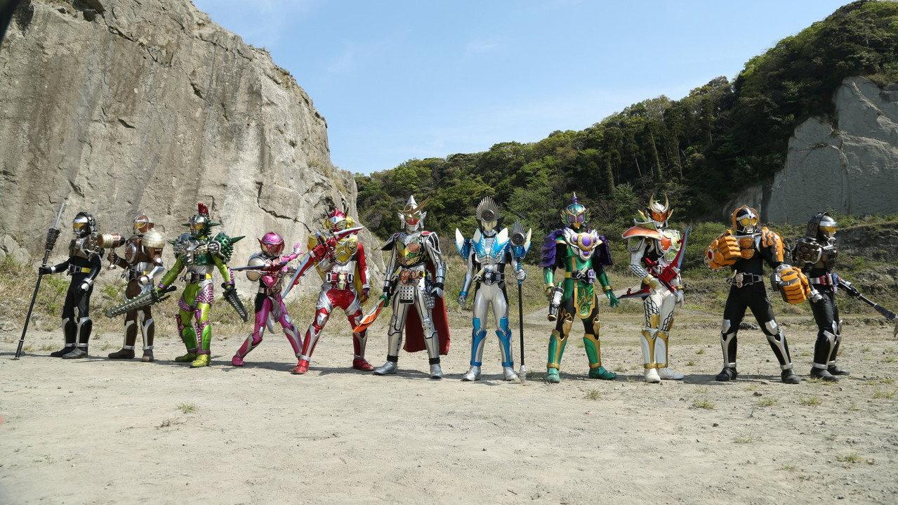 Kamen Rider Gaim the Movie: Great Soccer Battle! Golden Fruits Cup! backdrop