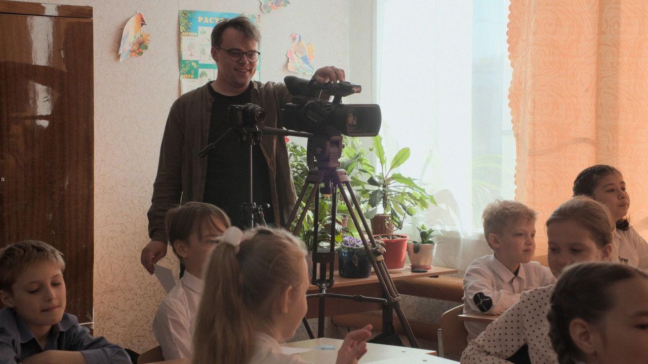 Mr. Nobody Against Putin backdrop