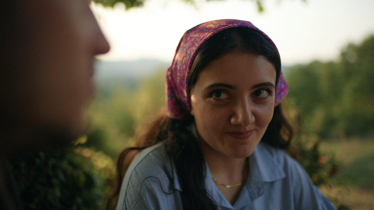 Onun Gözləri Gülürdü backdrop