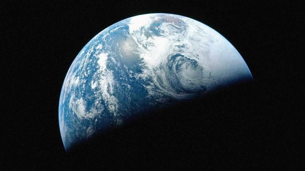 Apollo 13: Survival backdrop