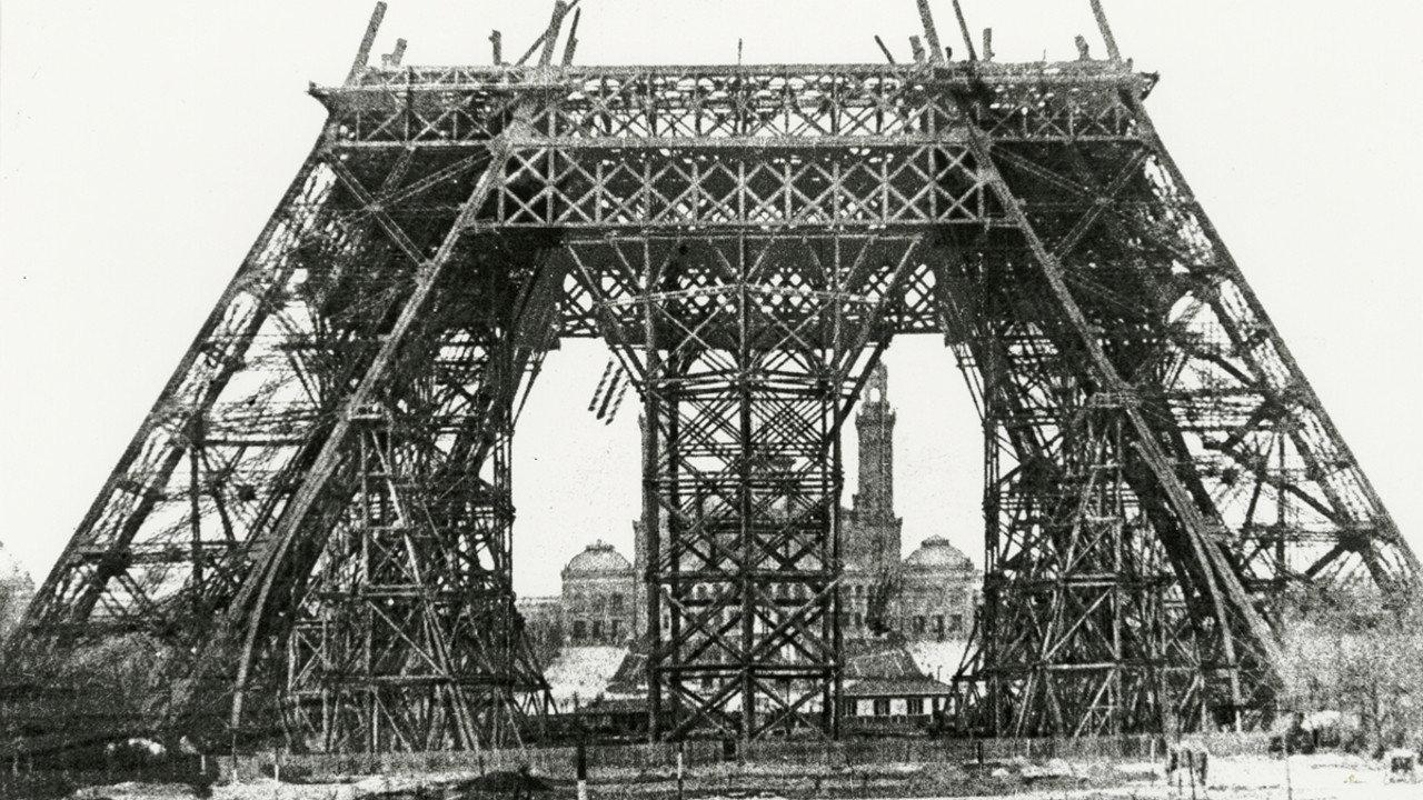 La Tour backdrop