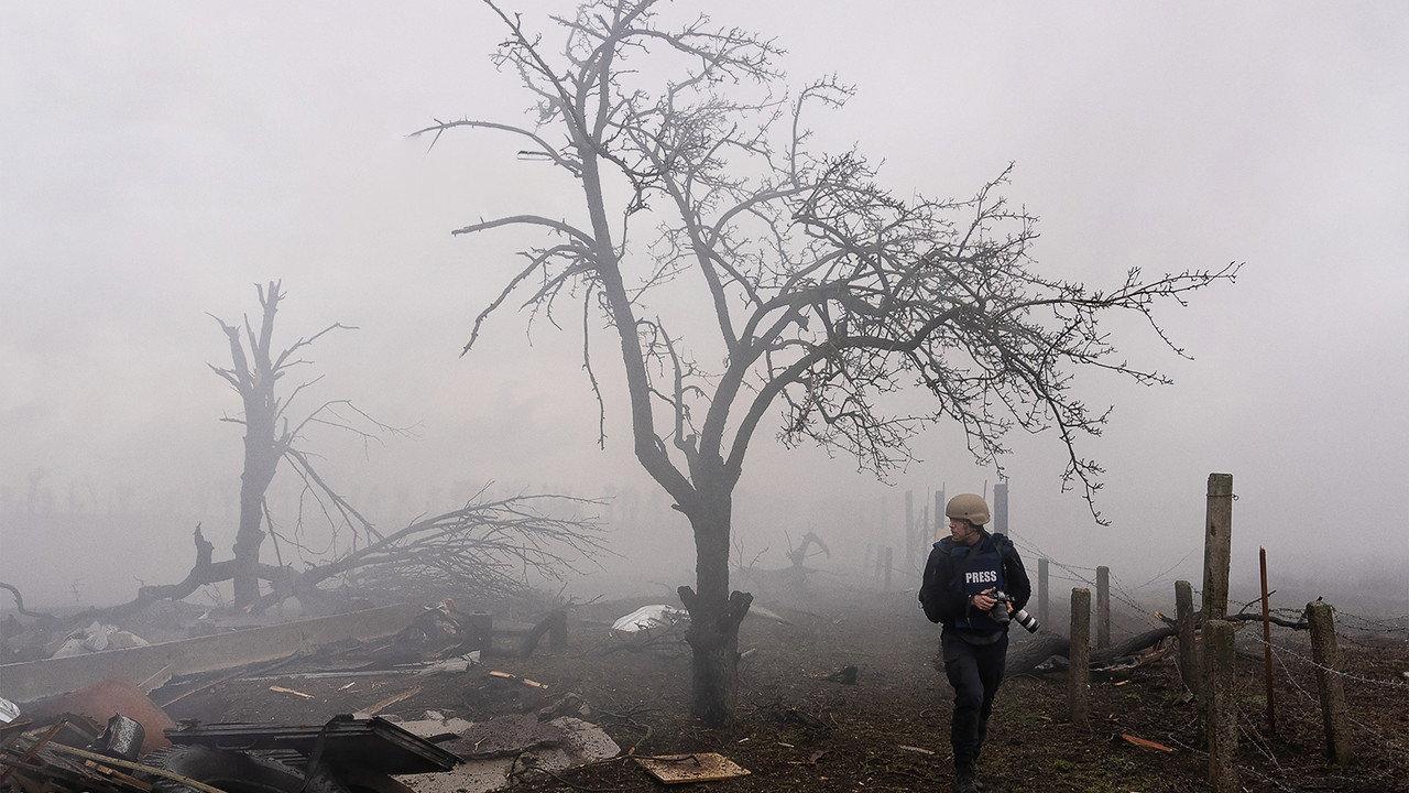 20 Days in Mariupol backdrop
