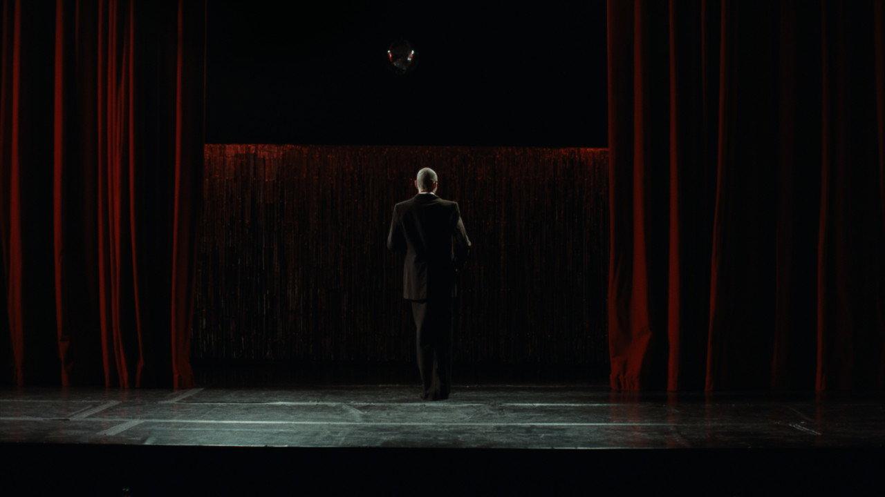 Les fantômes rêvent aussi backdrop