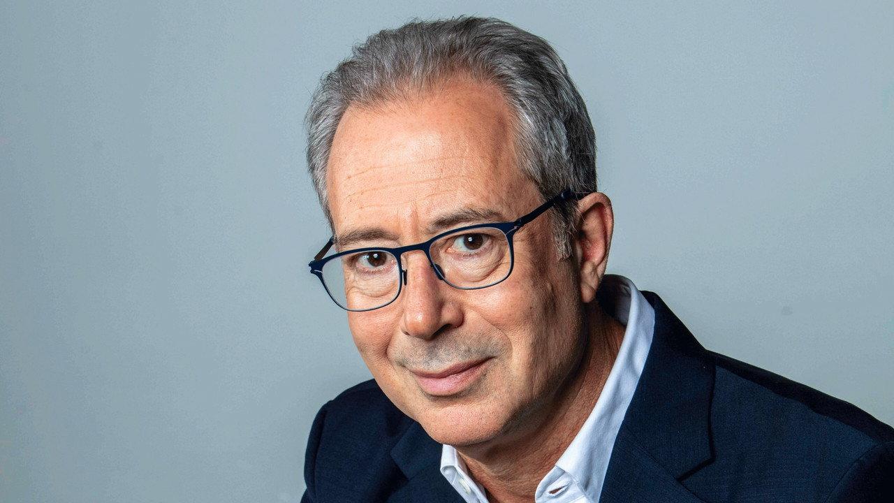 Ben Elton: Live backdrop