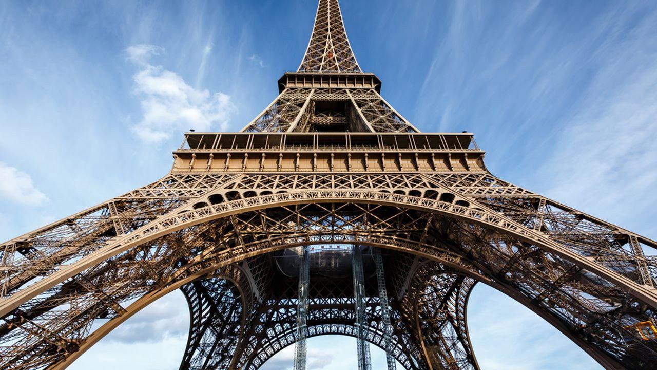 Tour Eiffel : les 10 secrets de l'icône de Paris backdrop