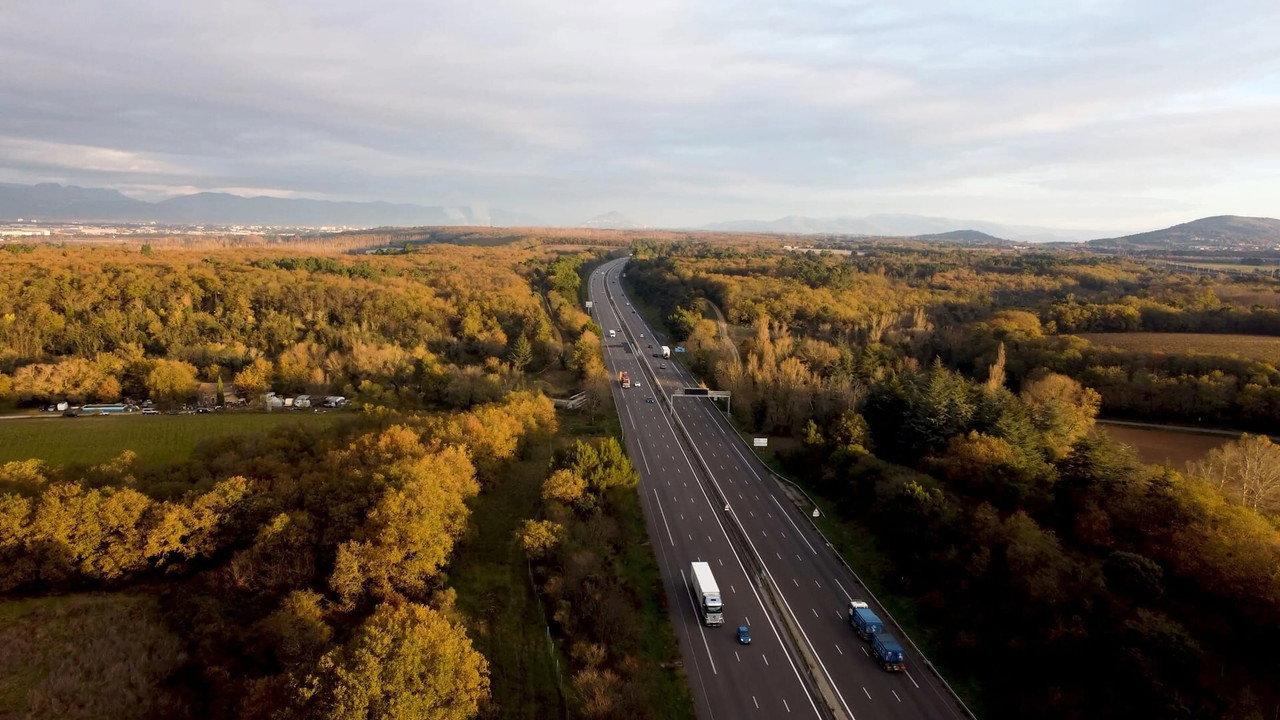 A6-A7 : ces autoroutes qui ont changé la France backdrop