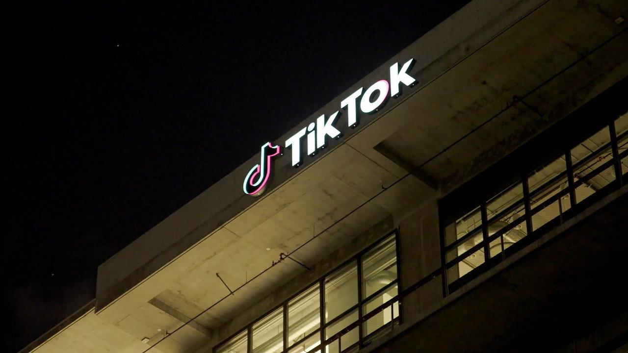 TikTok: Under the Influence backdrop