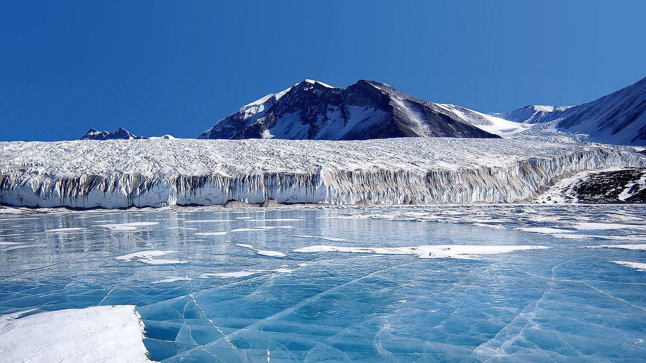 Antarctica: Journey into the White Desert backdrop