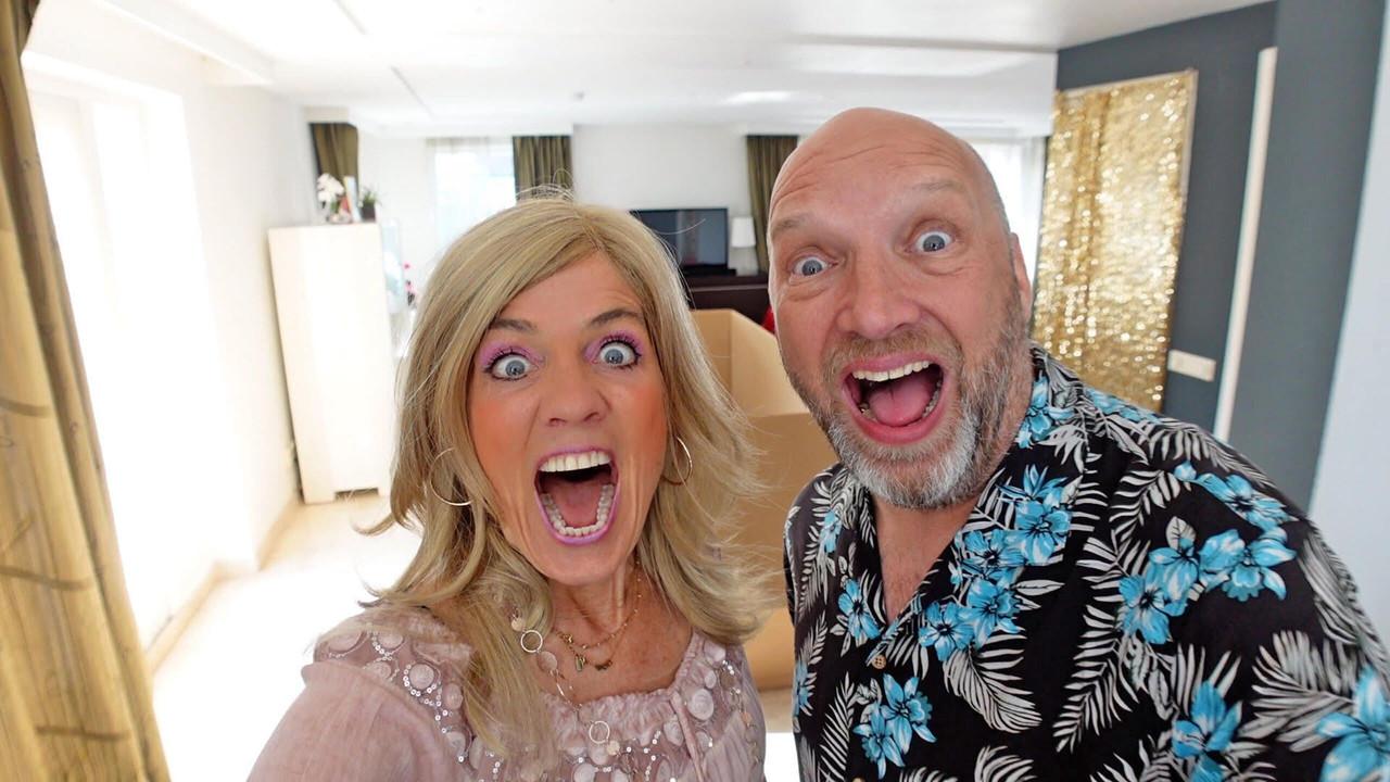 Vlogmania backdrop