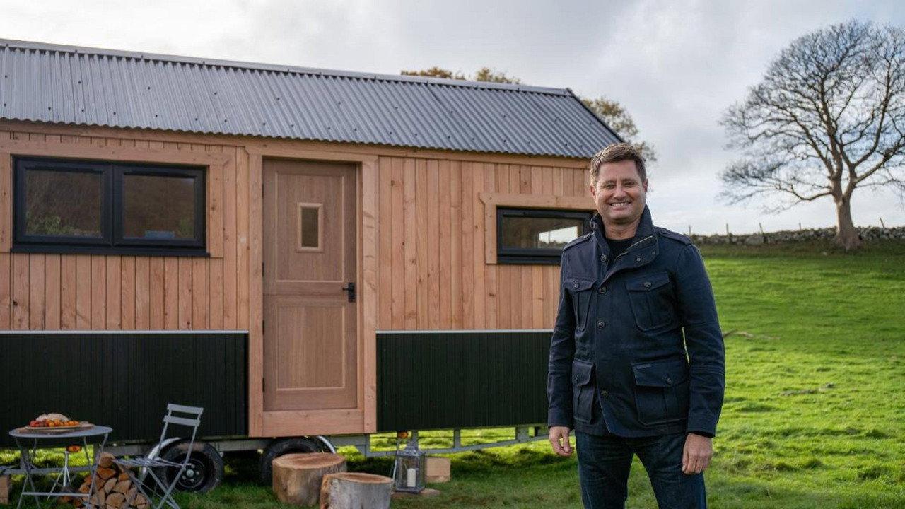George Clarke's Amazing Spaces: First Home backdrop