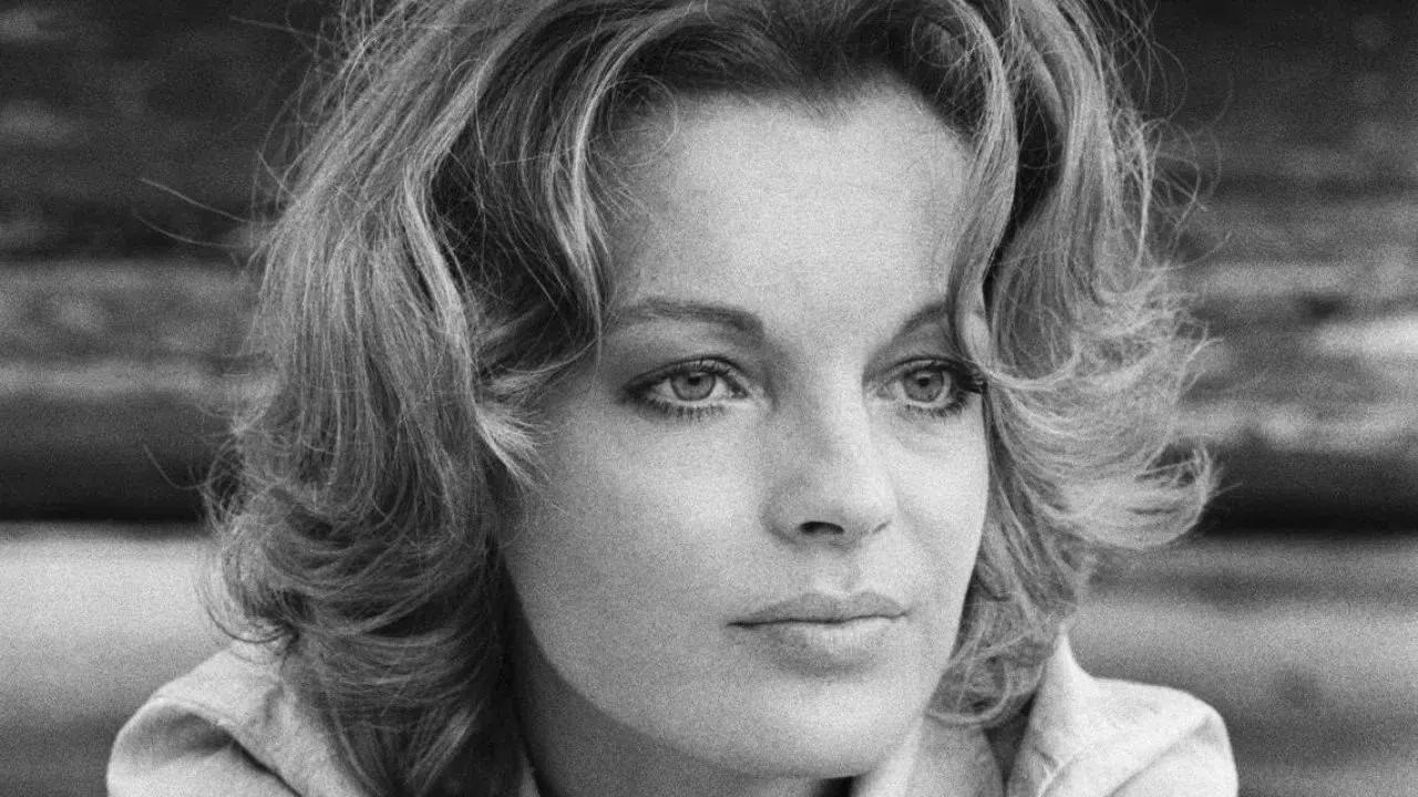 Romy Schneider - Ein Nahaufnahme backdrop