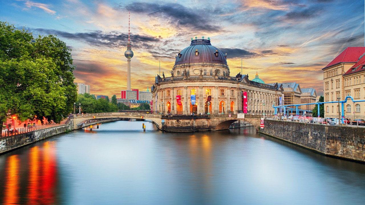 Museumsinsel Berlin - Geschichte einer Nation backdrop