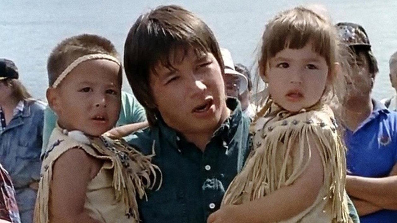 Mi'kmaq Family (Migmaoei Otjiosog) backdrop
