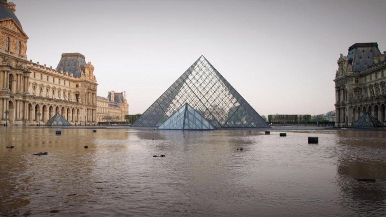 Quand la Seine débordera backdrop