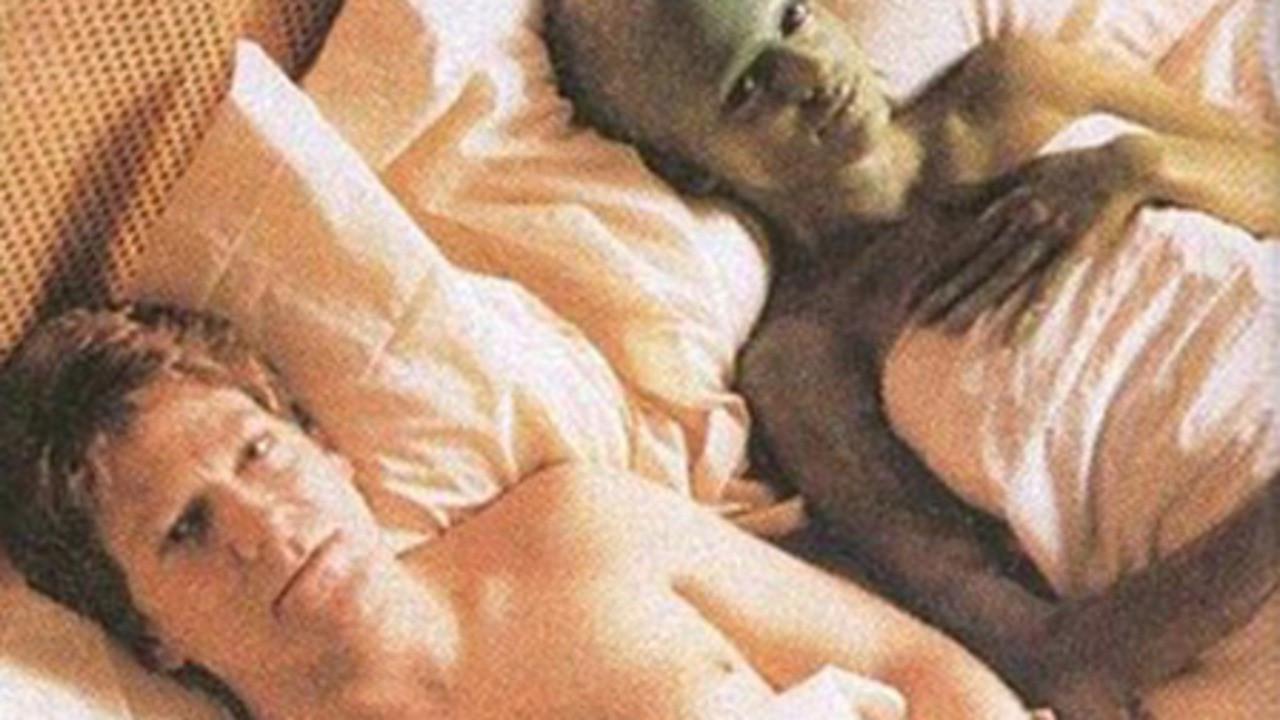 Alien Love Triangle backdrop