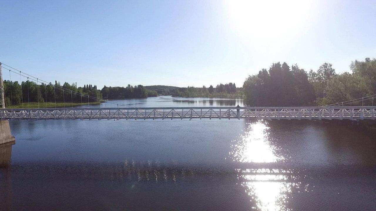 Sysien syleily - Ihmisen jälki backdrop