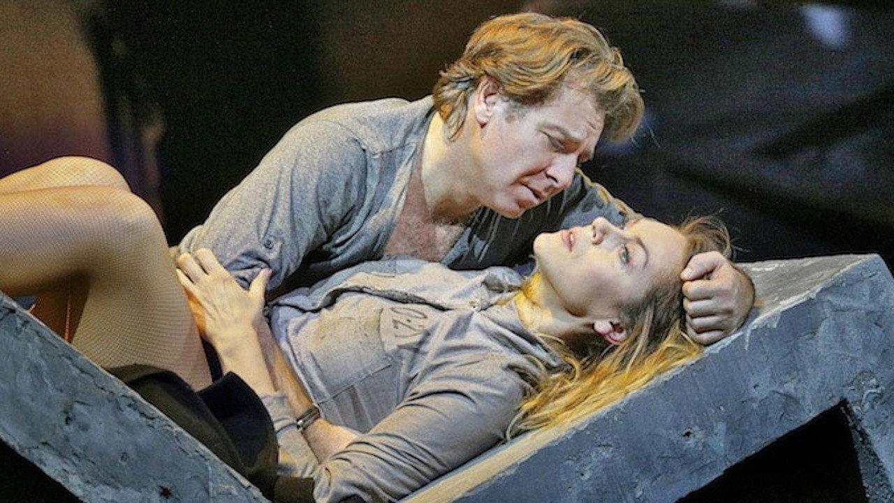 Manon Lescaut - Metropolitan Opera backdrop