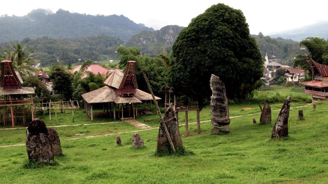 Sulawesi, expédition au coeur de l'île mystère backdrop