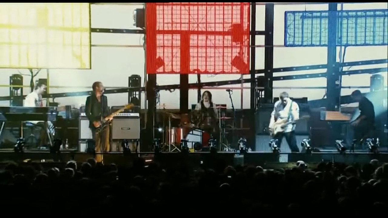 Silverchair: Across the Great Divide backdrop