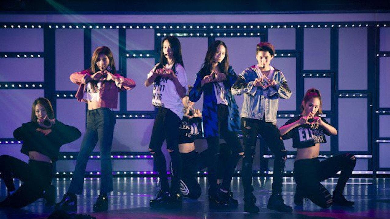 f(x) Concert [Dimension 4: Docking Station] in Japan backdrop