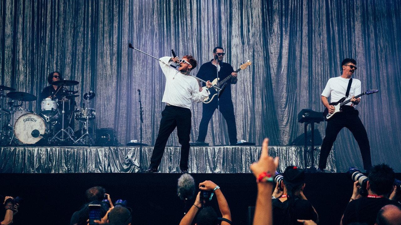 Frank Carter and the Rattlesnakes - Rock en Seine 2024 backdrop