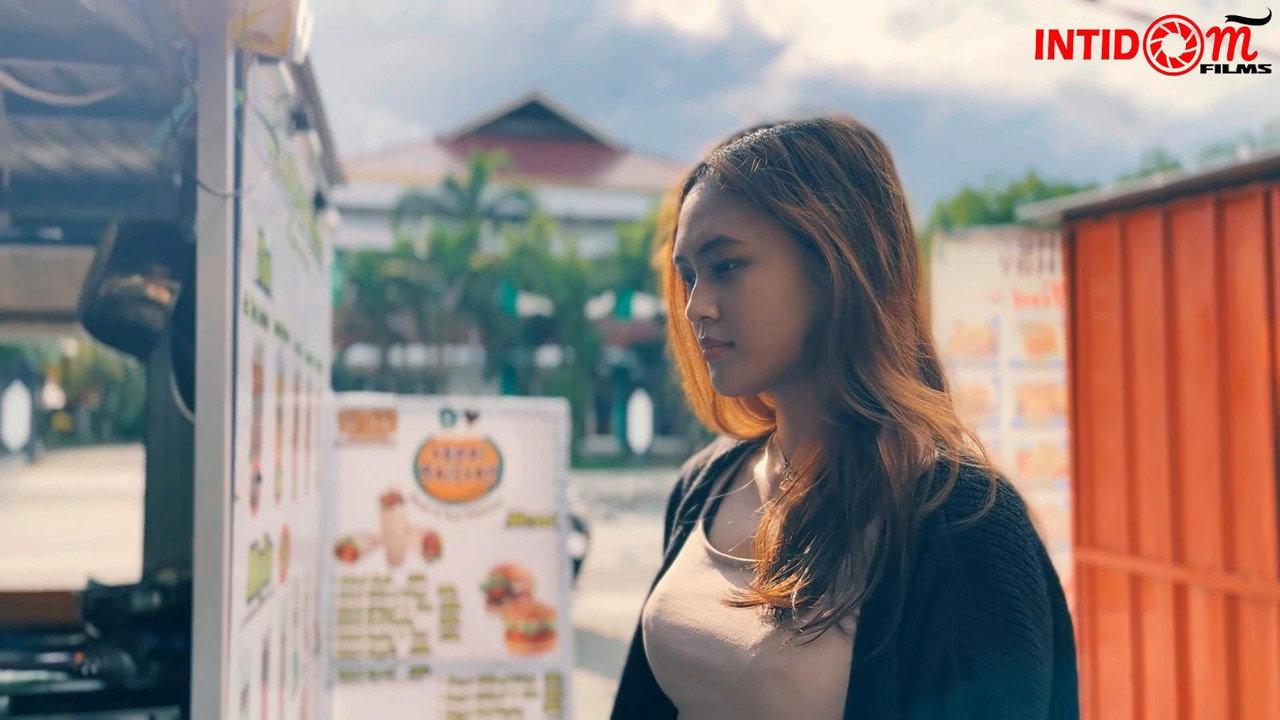 Mengintai backdrop