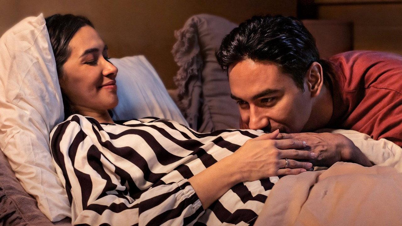 Lyora: Penantian Buah Hati backdrop