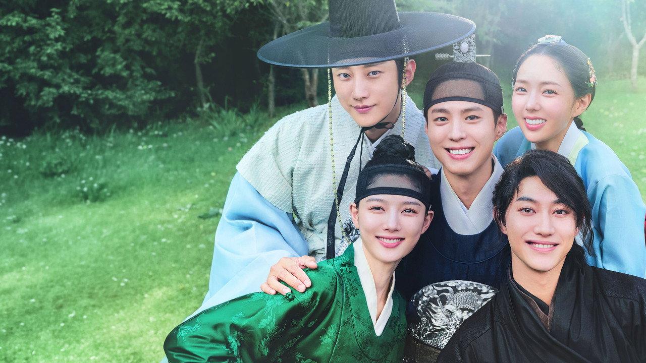 Love in the Moonlight: Redrawn backdrop