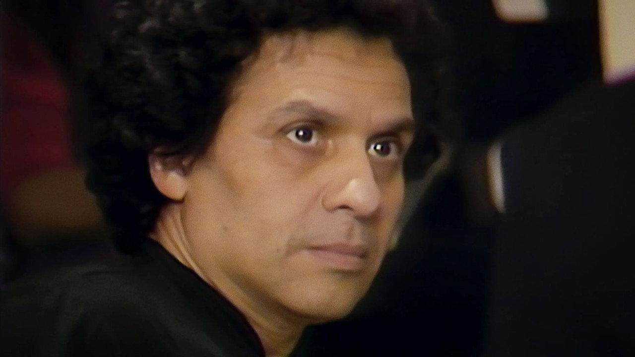 Azzedine Alaïa, un couturier français backdrop