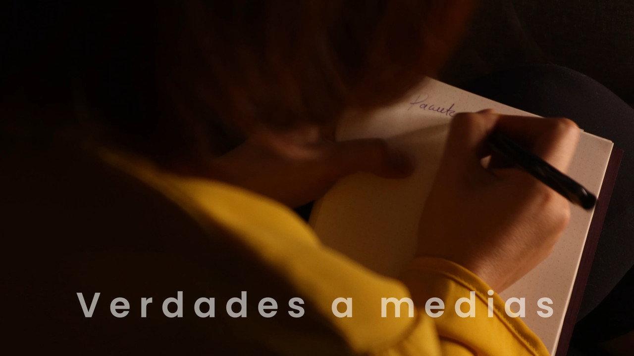 Verdades a medias backdrop