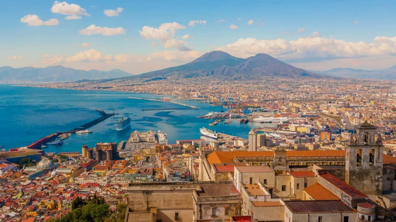 Baie de Naples, la colère des volcans backdrop