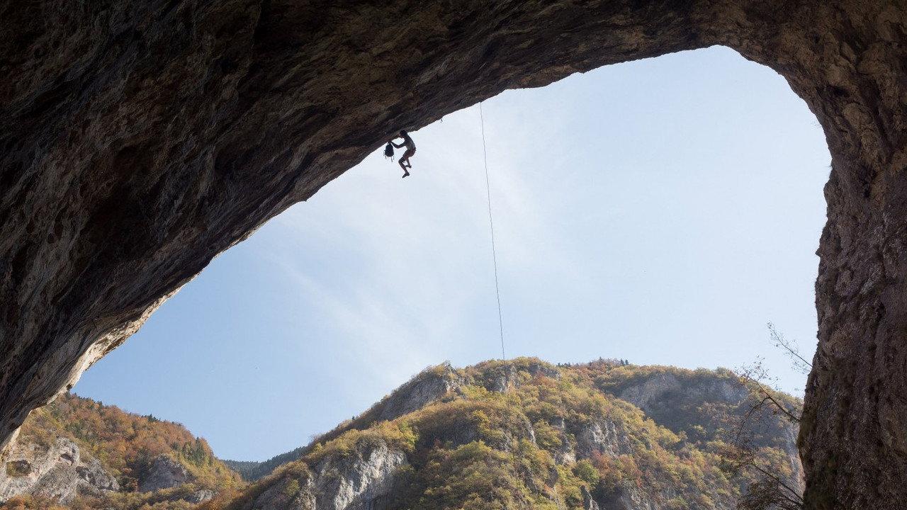 Balkánem nahoru a dolů s Adamem Ondrou backdrop