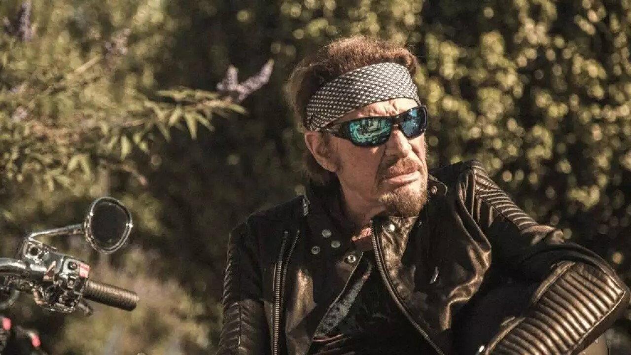 Johnny Hallyday, à nos promesses backdrop