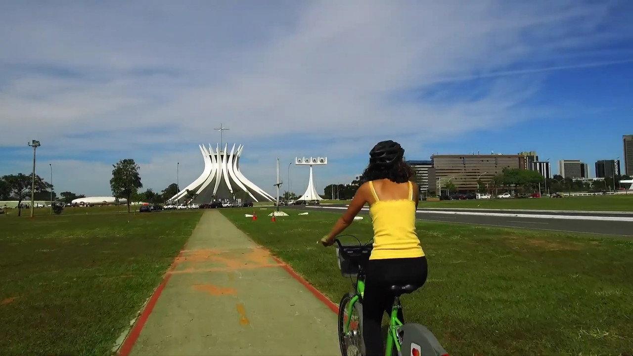 Lulu Goes by Bike backdrop
