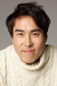 Min Moo-je profile photo