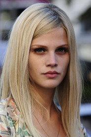 Karoline Teska profile photo