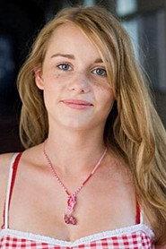 Anna Hausburg profile photo