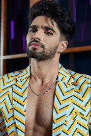 Zeeshan Khan profile photo