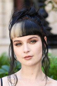 Lola Petticrew profile photo