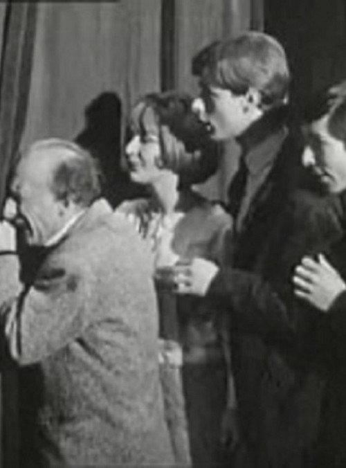 Les Jeunes Années backdrop