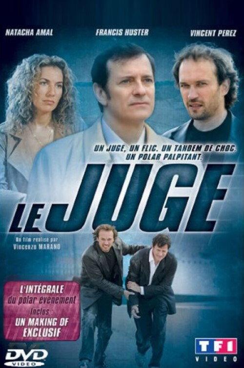 Le Juge backdrop