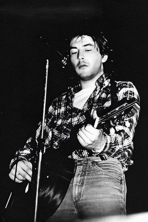 Aleksandr Bashlachev - Concert at DK MEI backdrop