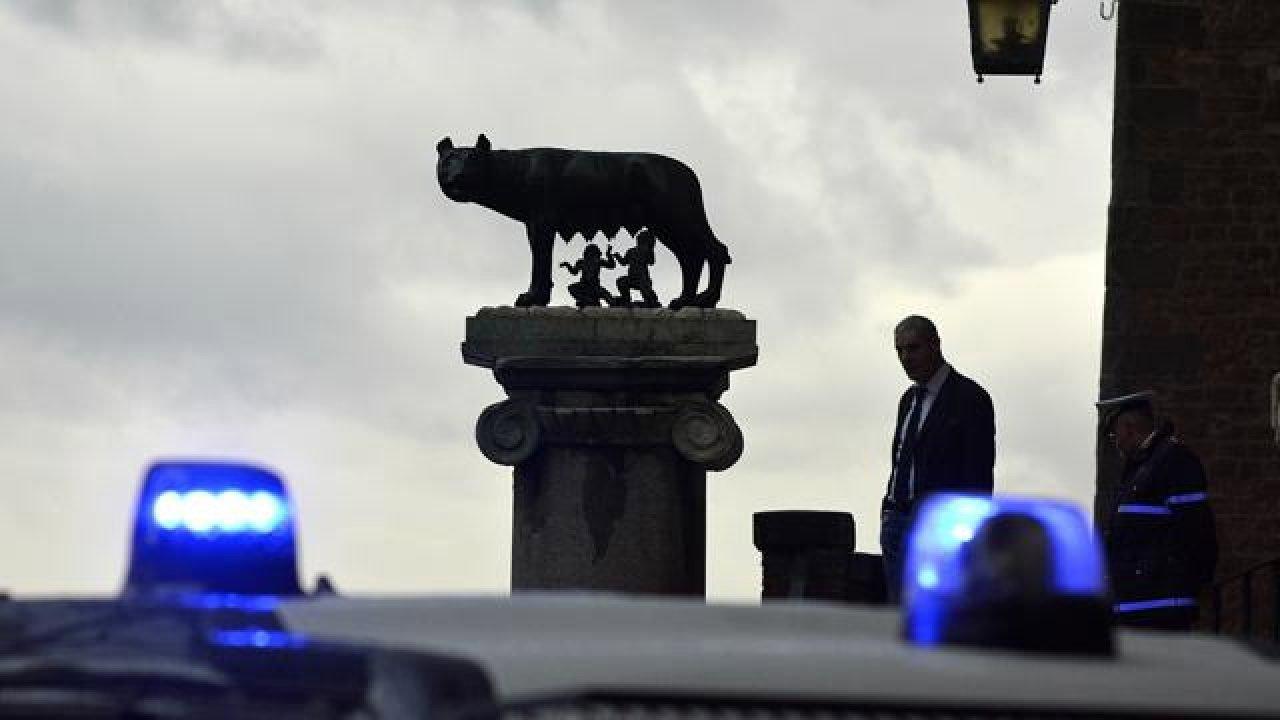 I mille giorni di Mafia Capitale backdrop