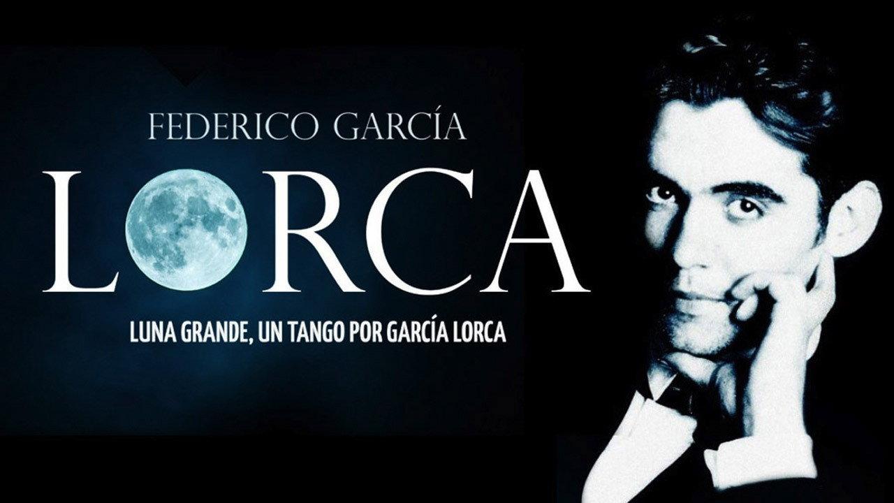 Luna grande backdrop