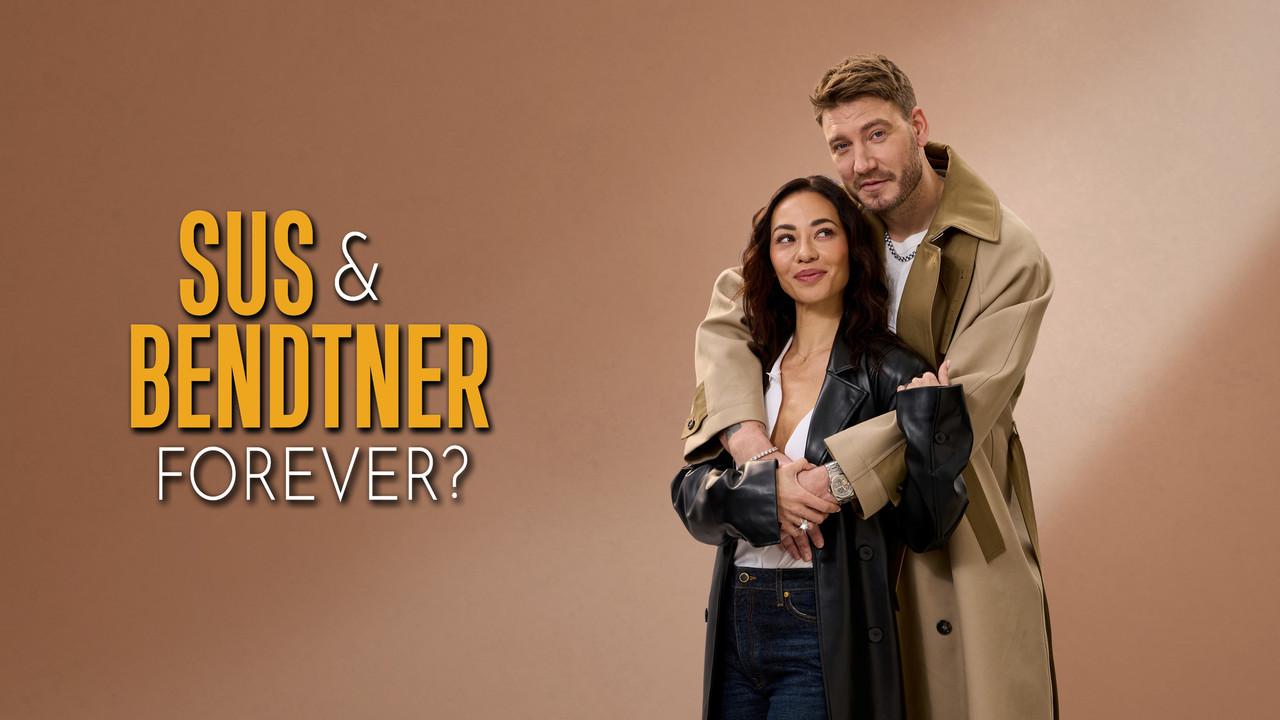 Sus & Bendtner – Forever? backdrop
