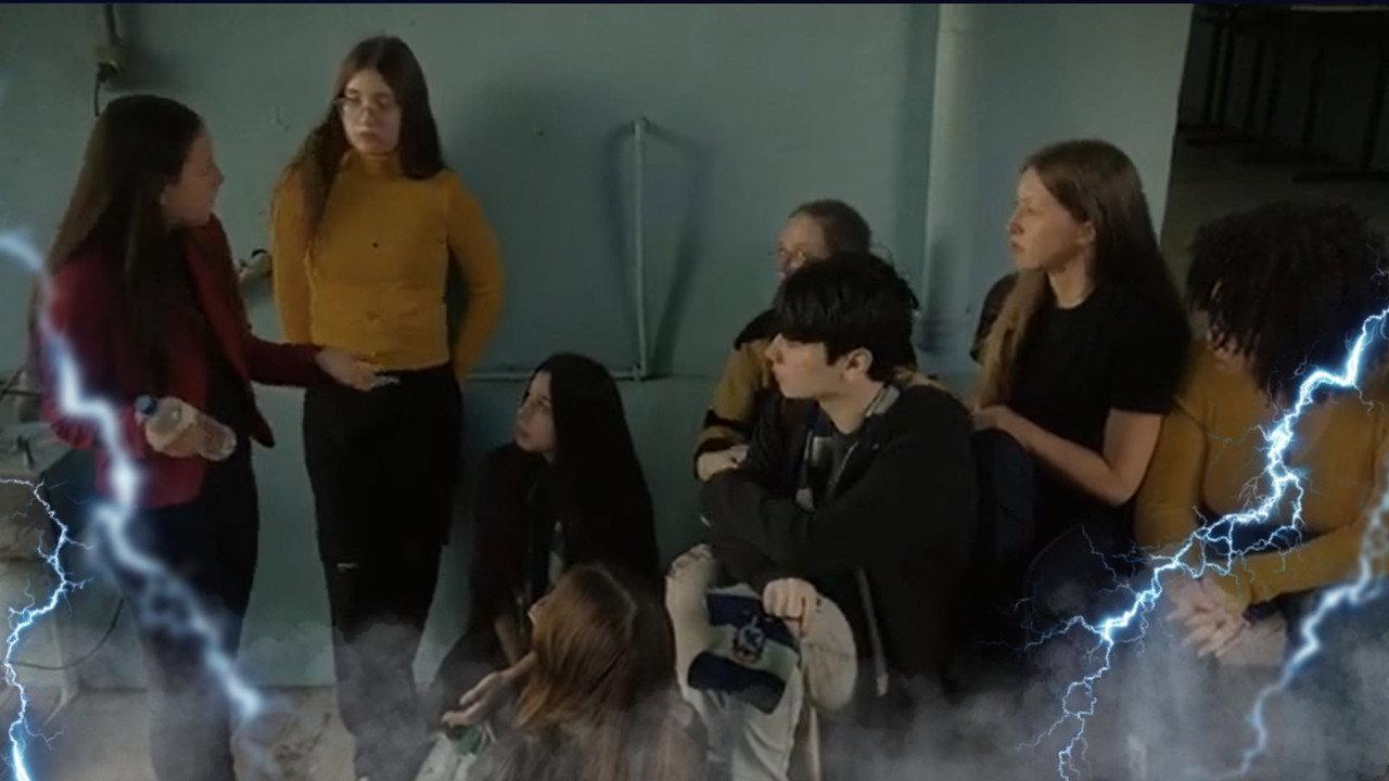 Escola das Sombras: O Plano Oculto backdrop